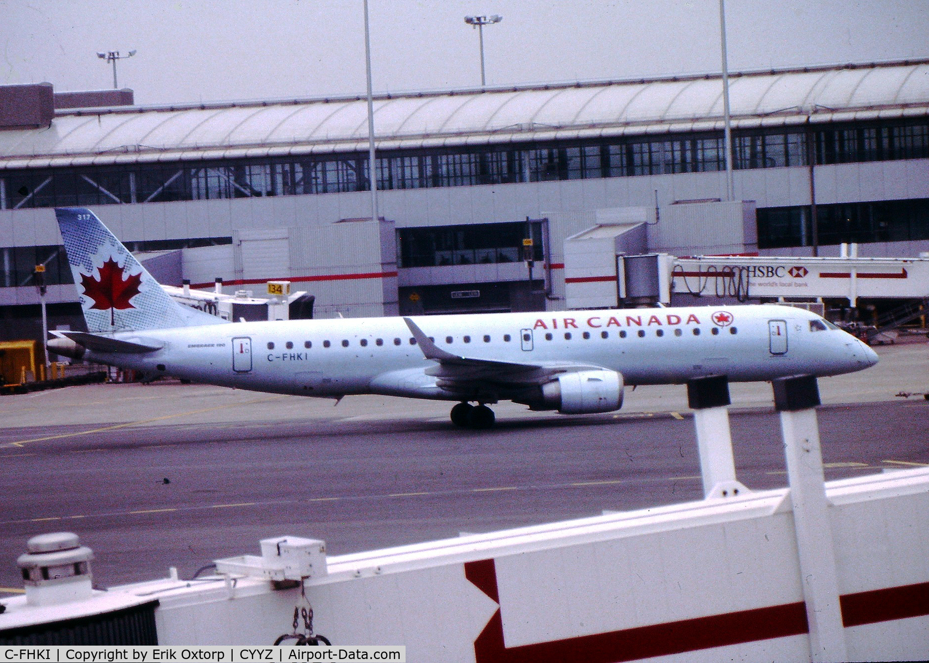 C-FHKI, 2006 Embraer 190AR (ERJ-190-100IGW) C/N 19000052, C-FHKI in YYZ