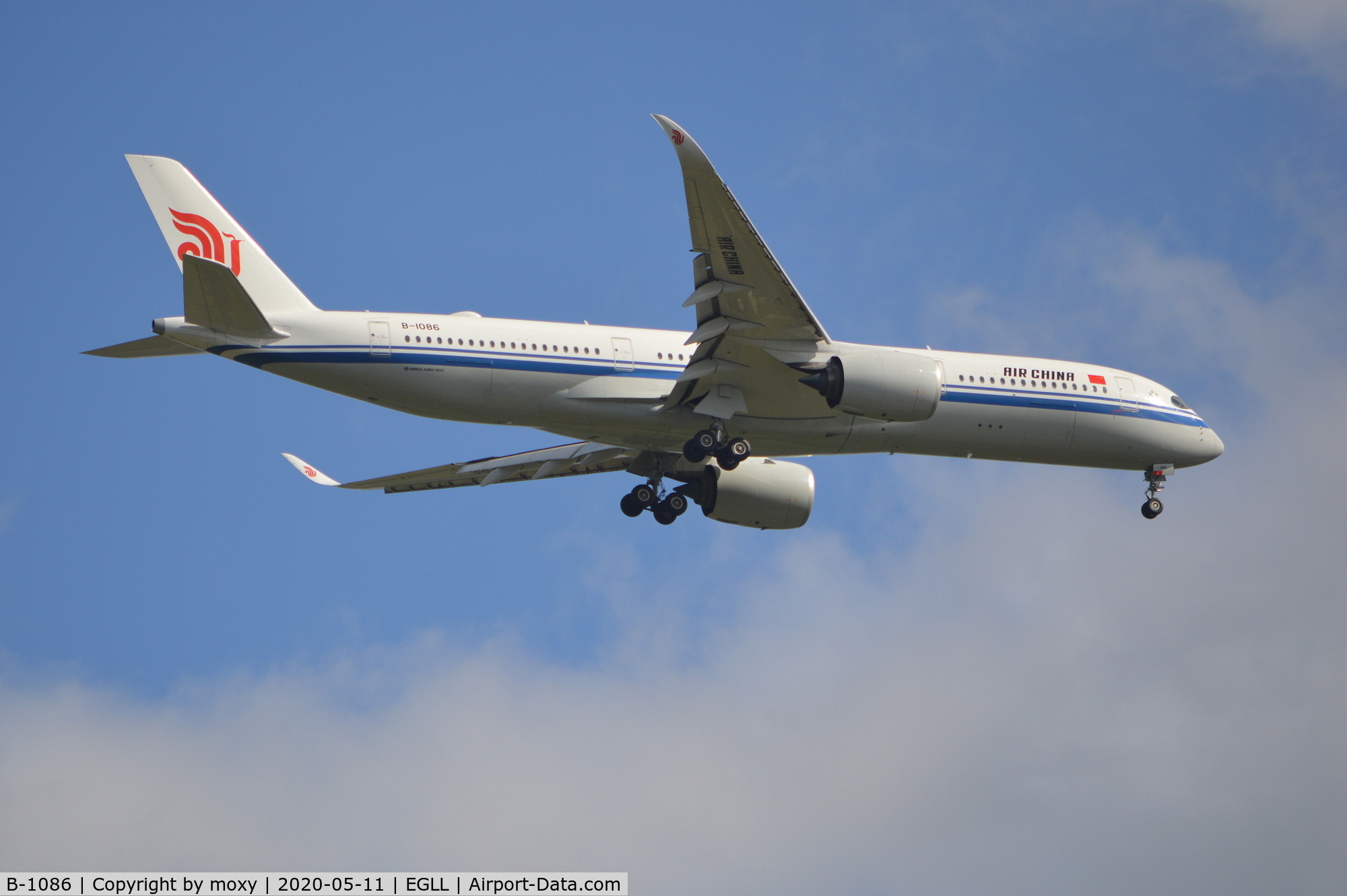 B-1086, 2017 Airbus A350-941 C/N 167, Airbus A350-941 on finals to London Heathrow.