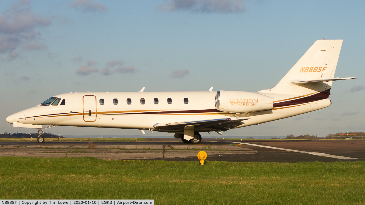 N888SF, 2007 Cessna 680 Citation Sovereign C/N 680-0154, vacating runway 21 for the Main Apron.