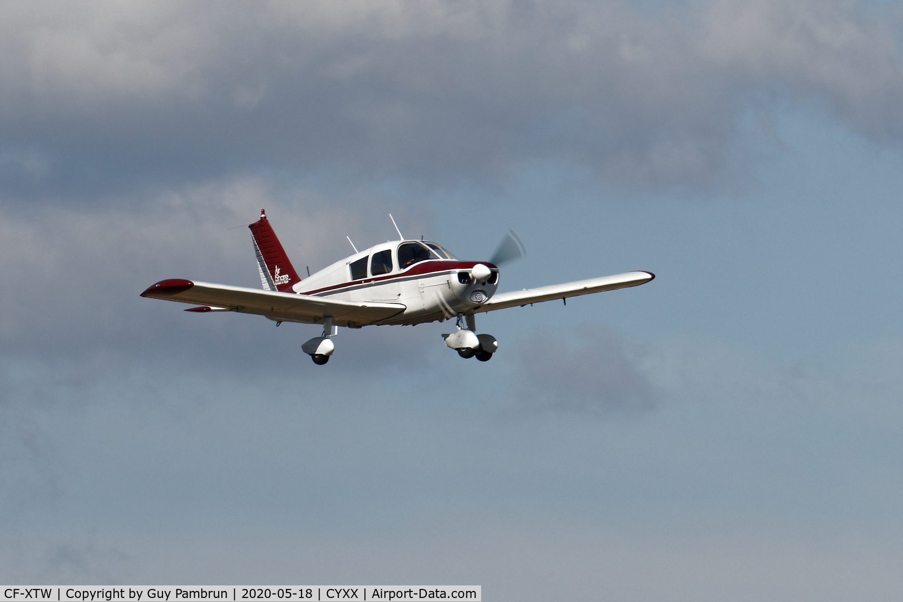 CF-XTW, 1968 Piper PA-28-140 C/N 28-25407, Landing on 19 for pilot briefing and departure to take part in 