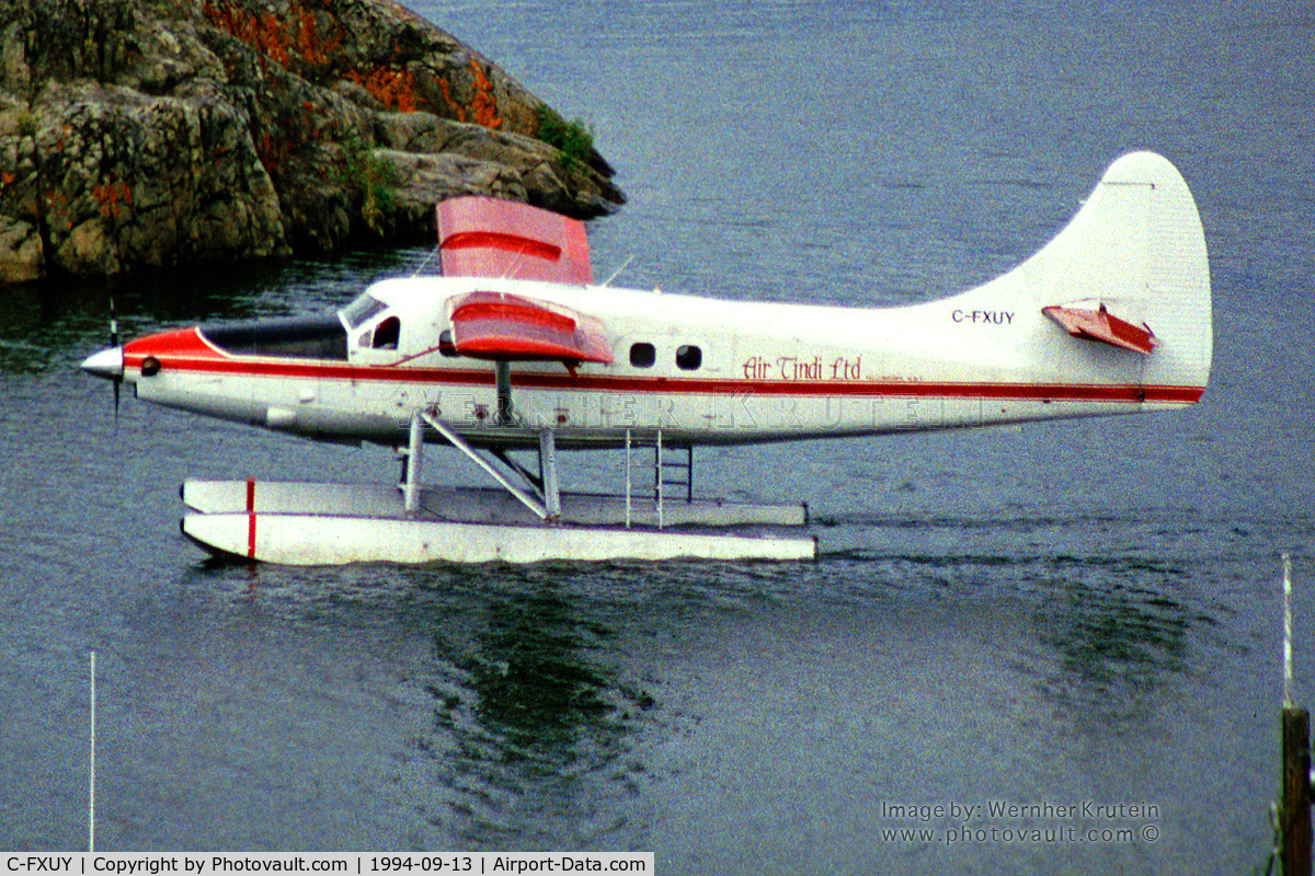 C-FXUY, 1956 De Havilland Canada DHC-3 Otter C/N 142, C-FXUY on the Lake October 13, 1994