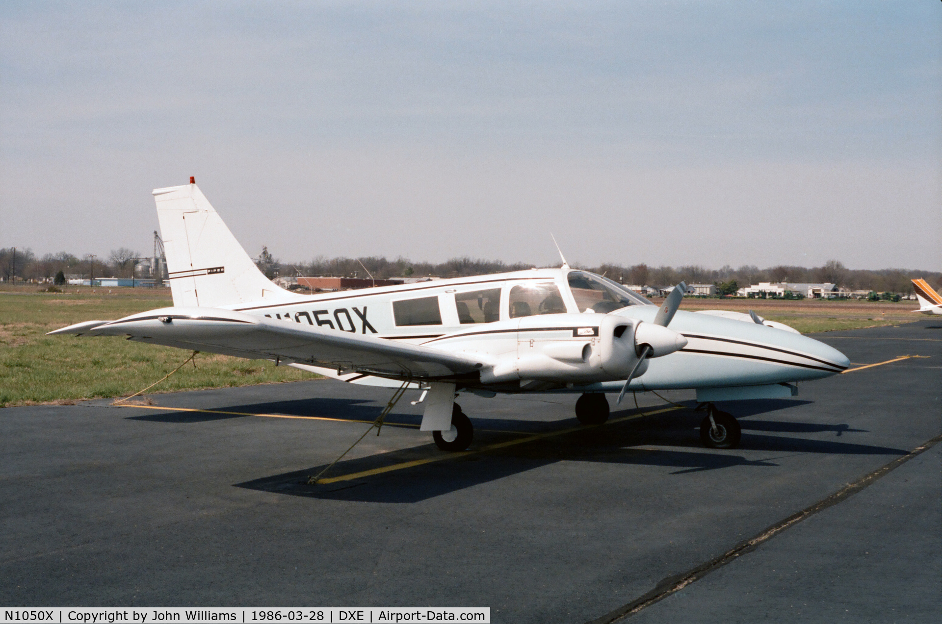 N1050X, 1971 Piper PA-34-200 C/N 34-7250051, Dexter, MO 03/28/1986