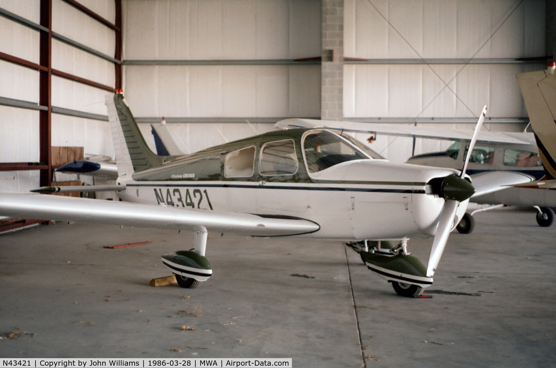 N43421, 1974 Piper PA-28-140 C/N 28-7425365, Marion, IL 03/28/1986
