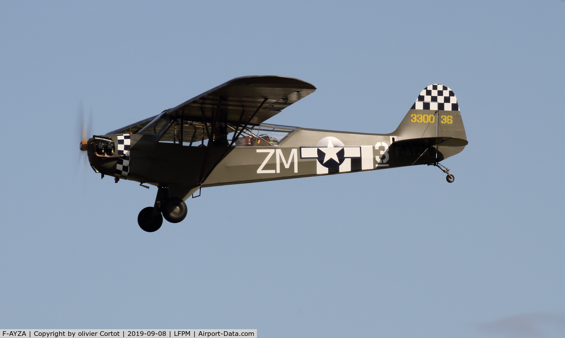 F-AYZA, 1943 Piper L-4H Grasshopper (J3C-65D) C/N 11327, 2019 Melun airshow