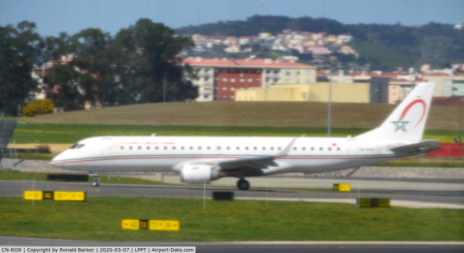 CN-RGR, 2014 Embraer 190AR (ERJ-190-100IGW) C/N 19000684, Taxi Lisboa