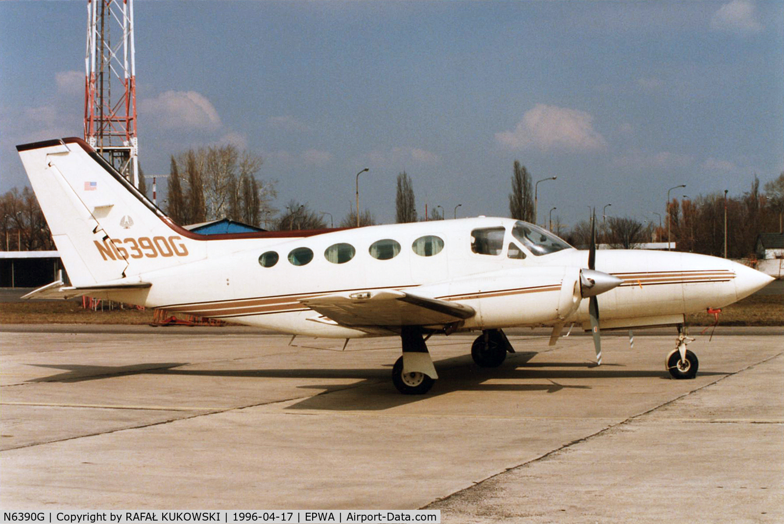 N6390G, Cessna 421C Golden Eagle C/N 421C0272, scan of my old print