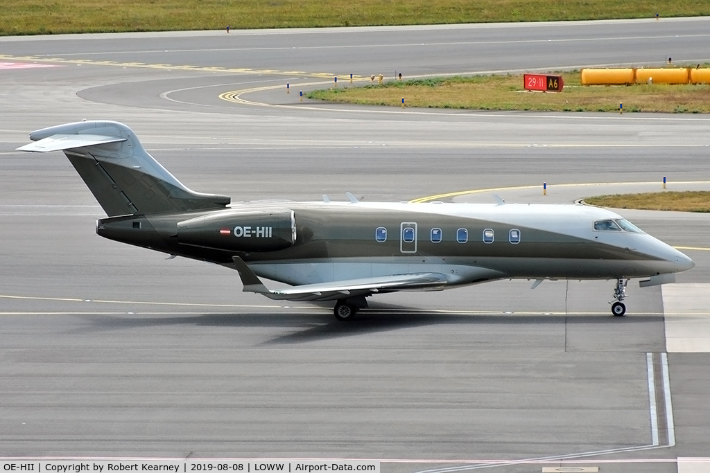 OE-HII, Bombardier Challenger 300 (BD-100-1A10) C/N 20111, Taxiing in after arrival