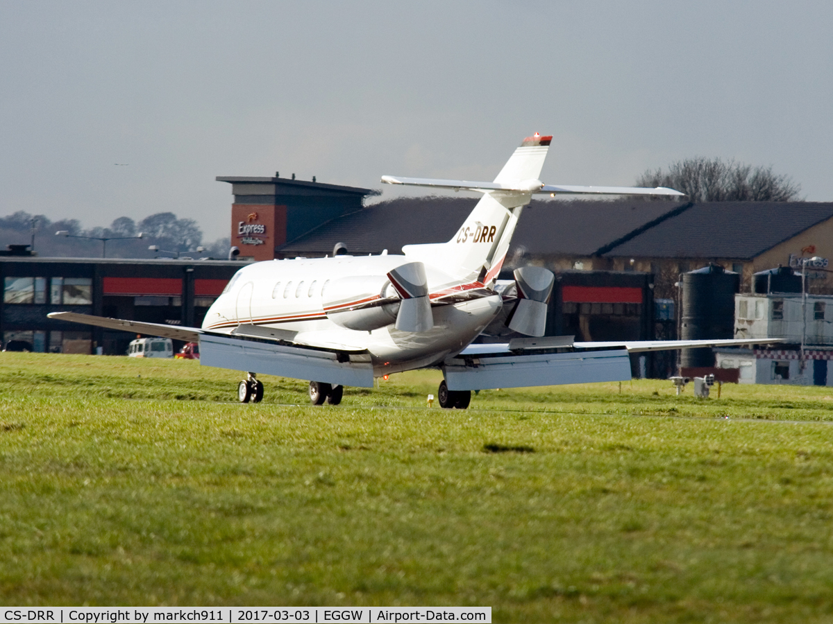 CS-DRR, 2006 Raytheon Hawker 800XP C/N 258786, on runway