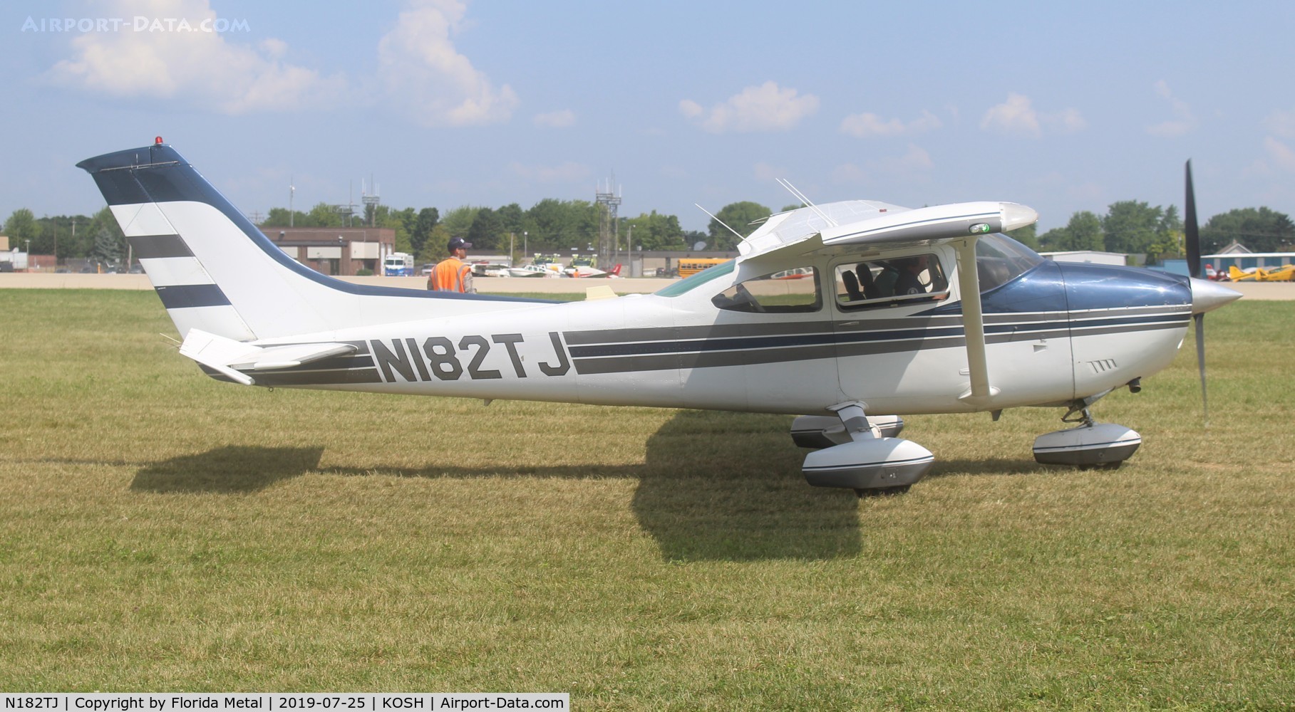 N182TJ, 1976 Cessna 182Q Skylane C/N 18265191, OSH 2019