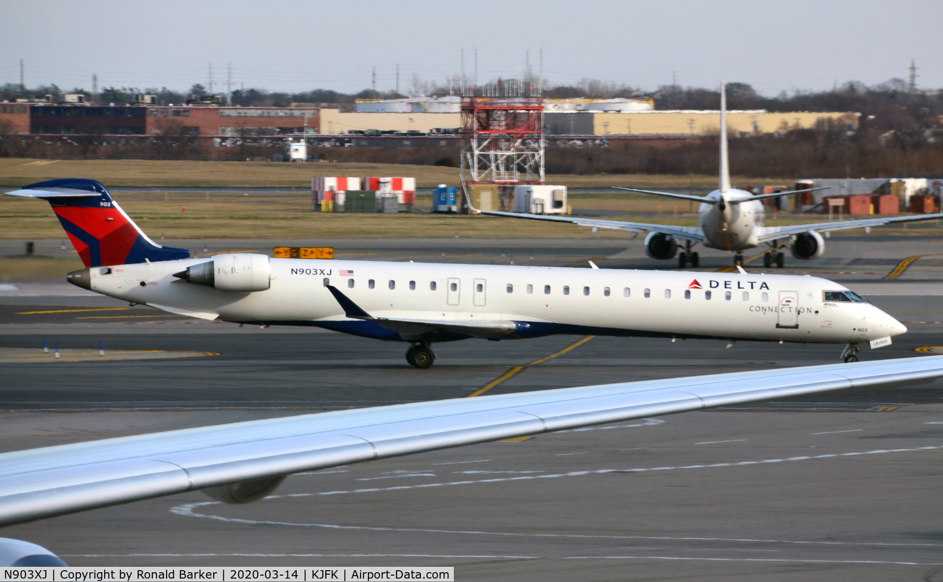 N903XJ, 2007 Bombardier CRJ-900 (CL-600-2D24) C/N 15134, Taxi JFK