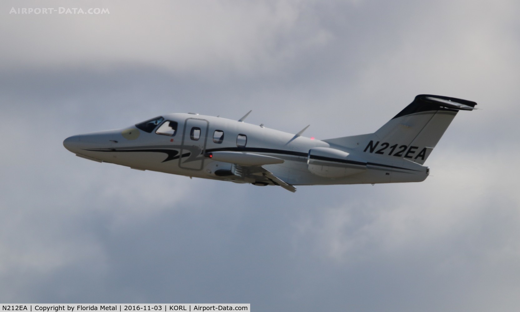 N212EA, 2008 Eclipse Aviation Corp EA500 C/N 000212, NBAA 2016