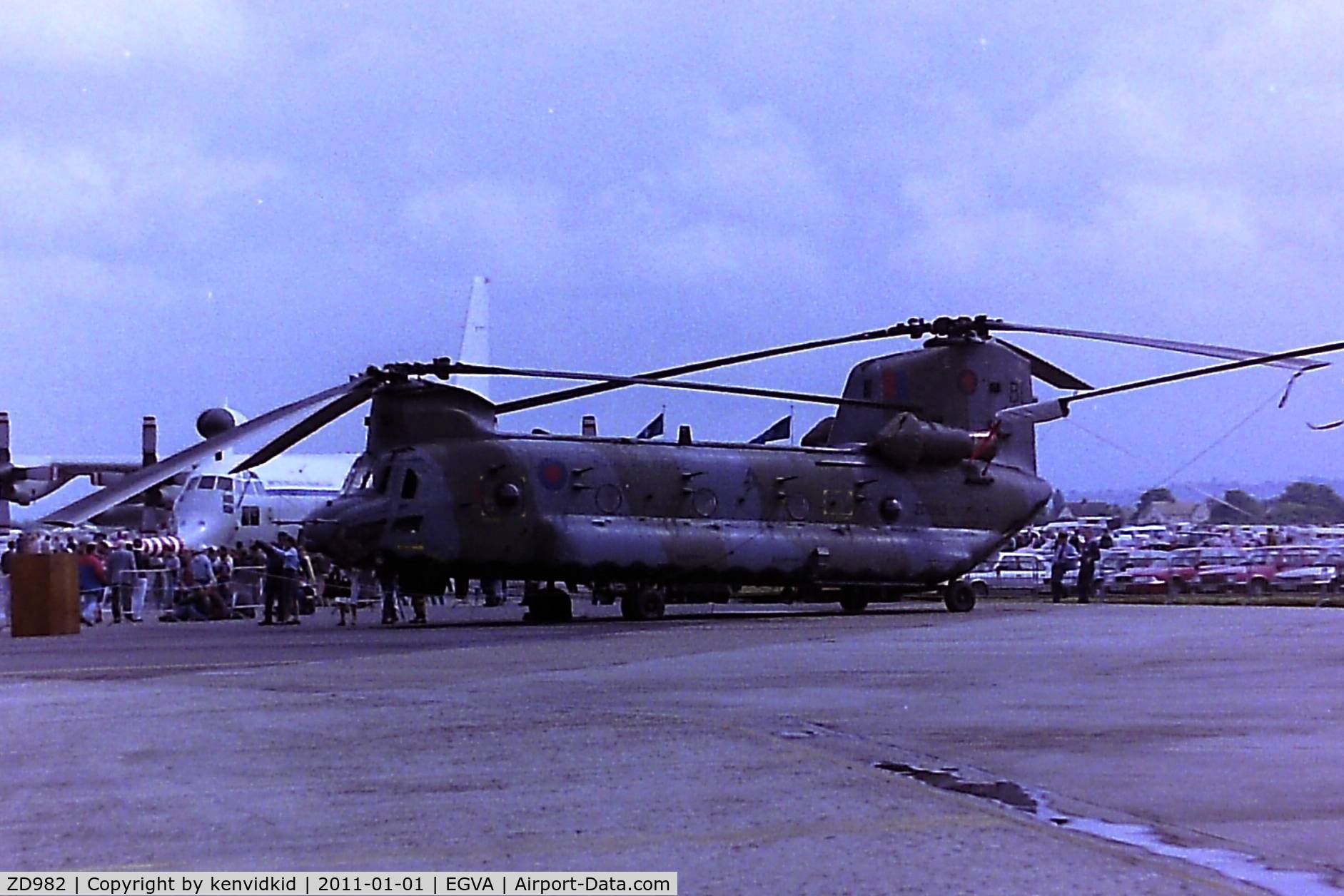 ZD982, 1981 Boeing Vertol Chinook HC.2 C/N M/A039/B-874/M7019, At RIAT 1993, scanned from negative.