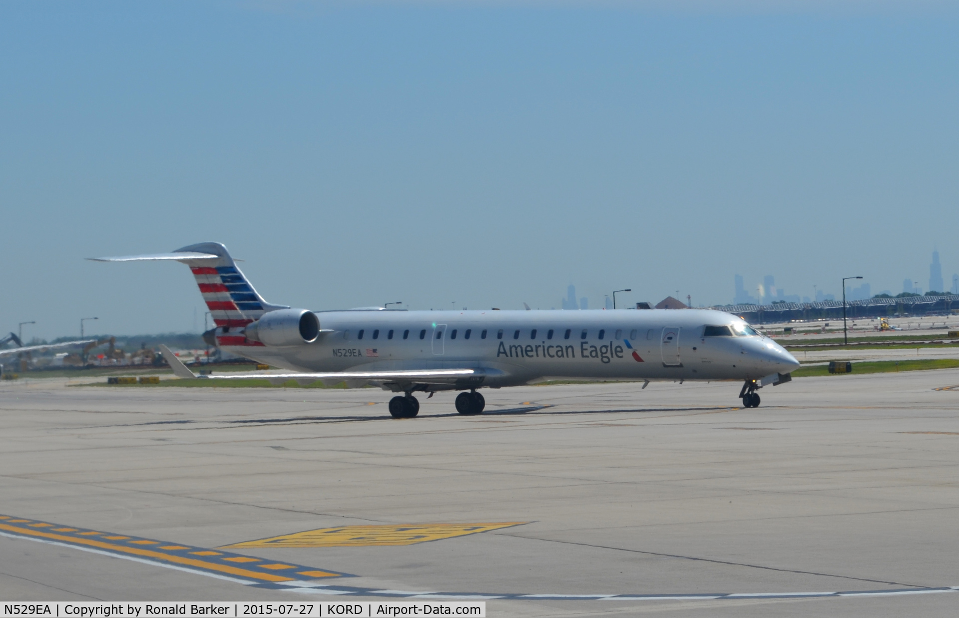 N529EA, Bombardier CRJ-702 (CL-600-2C10) Regional Jet C/N 10307, Taxi O'Hare