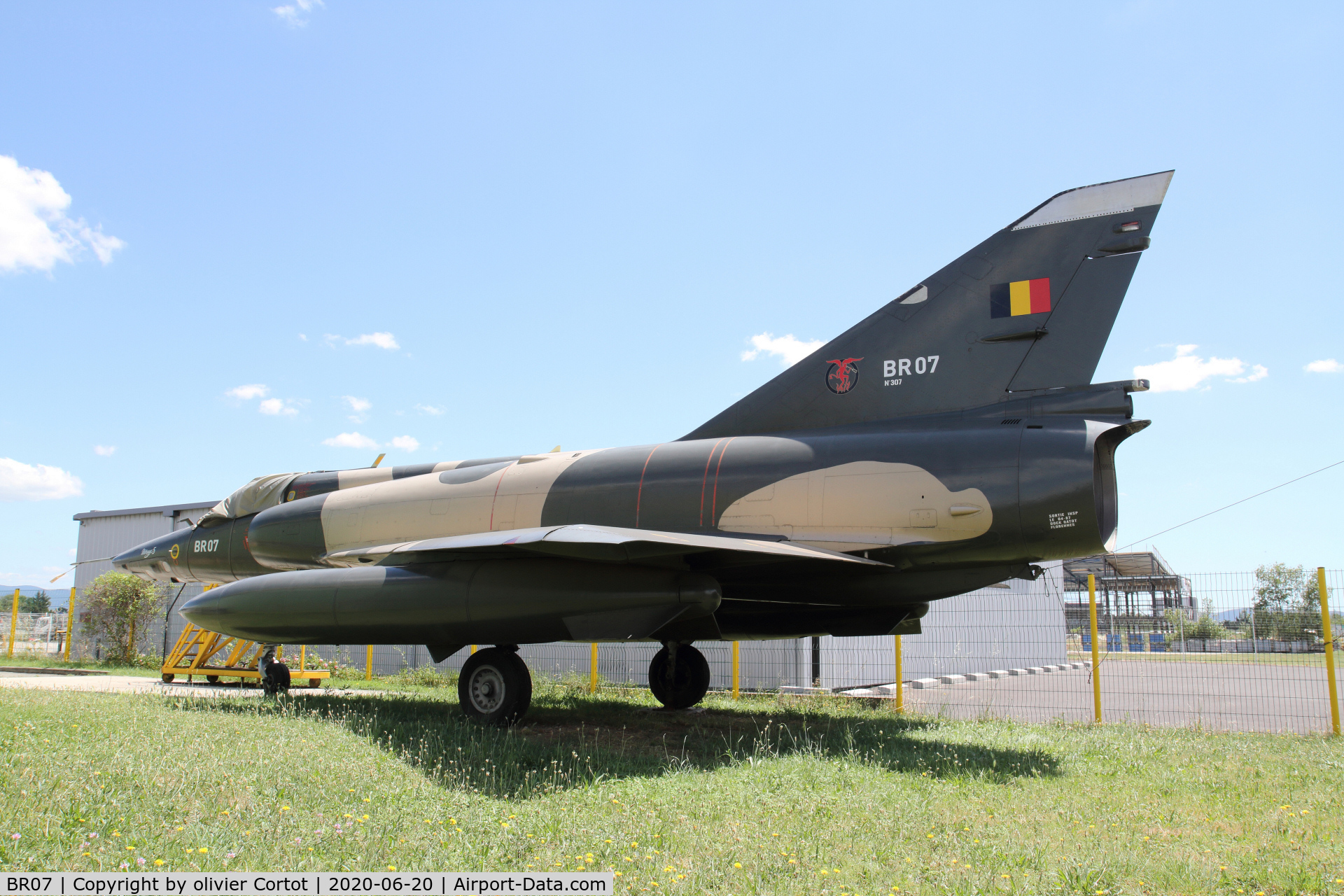 BR07, Dassault Mirage 5BR C/N 307, nest to the A6 highway