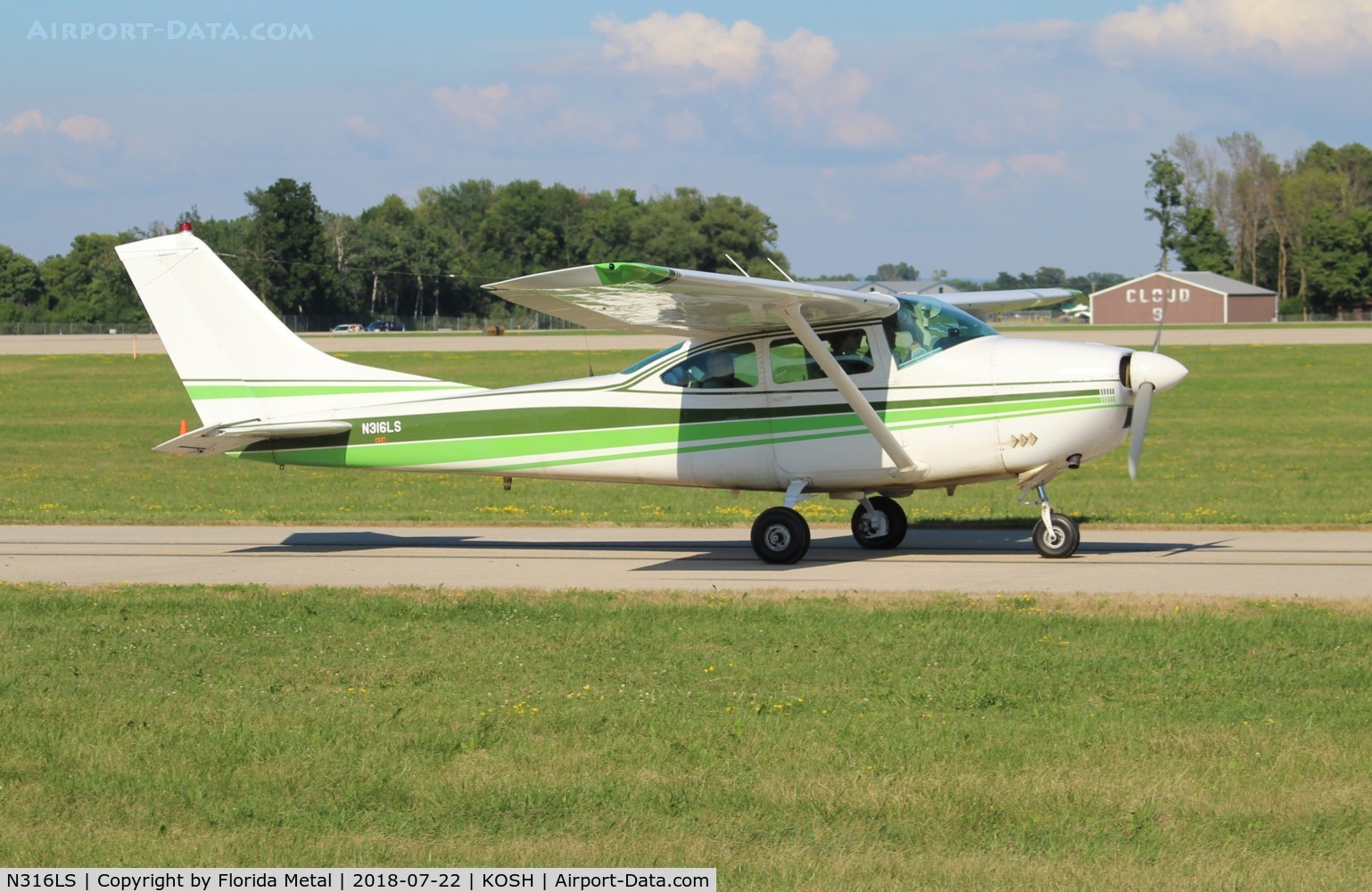 N316LS, 1964 Cessna 182G Skylane C/N 18255604, OSH 2018