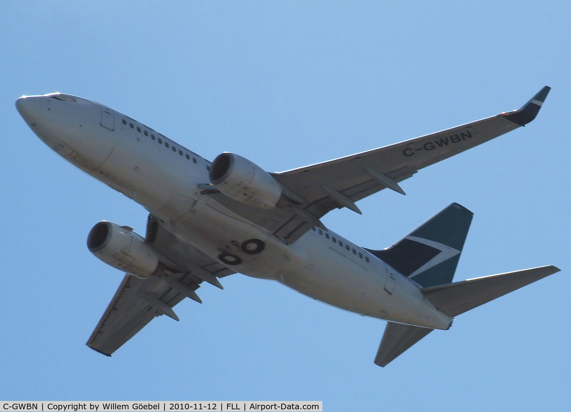 C-GWBN, 2005 Boeing 737-7CT C/N 34155, Take off from F Lauderdale