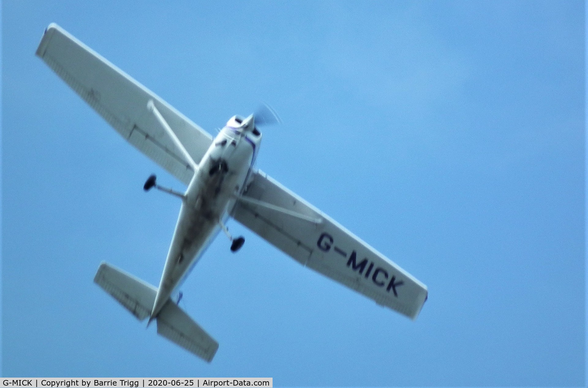 G-MICK, 1977 Reims F172N Skyhawk C/N 1592, Flying around  Bridgend Glamorgan