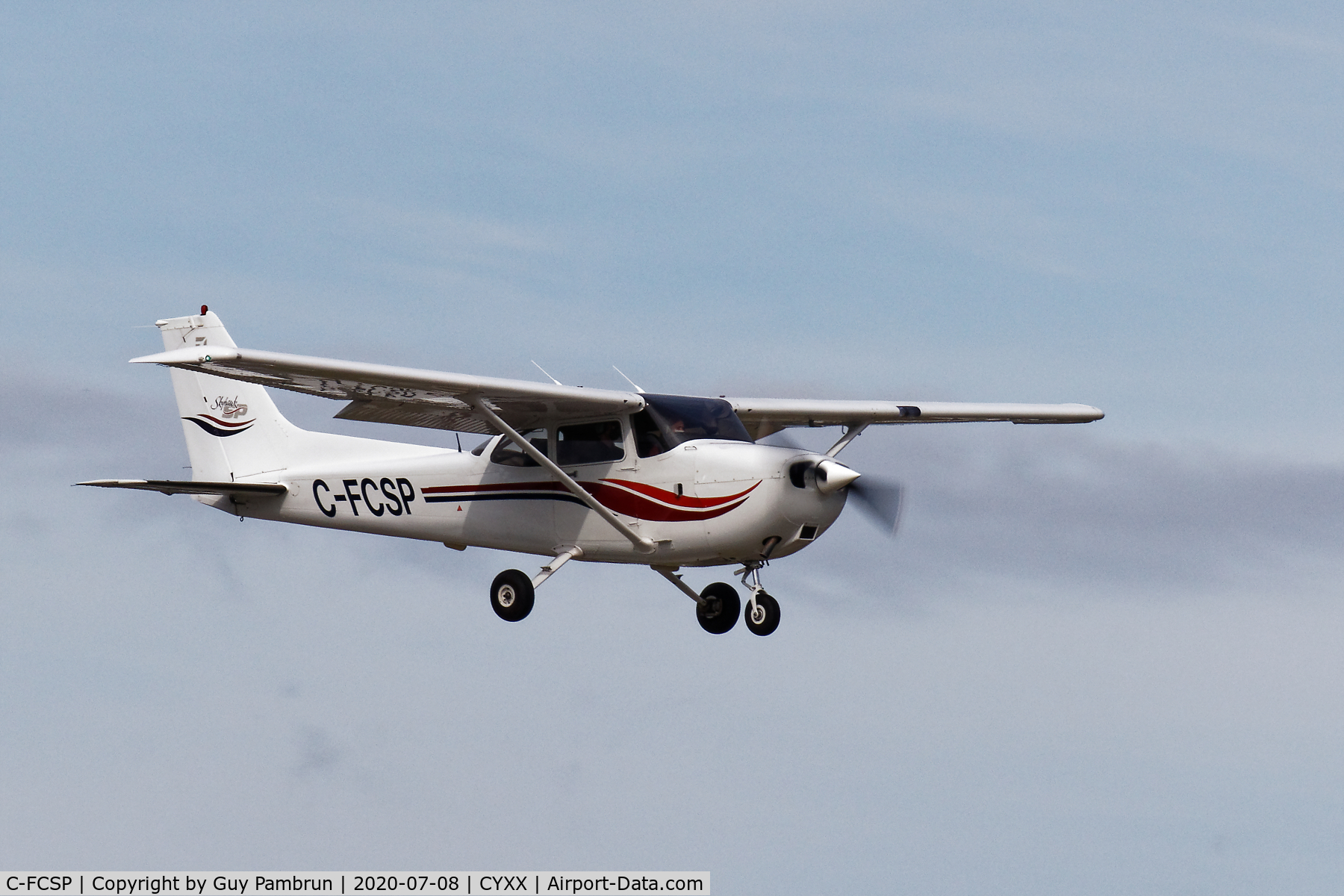C-FCSP, 1998 Cessna 172S C/N 172S8072, Landing on 19