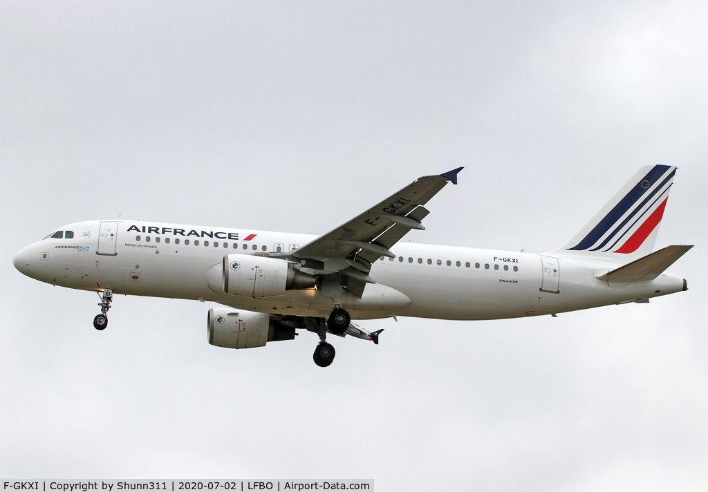 F-GKXI, 2003 Airbus A320-214 C/N 1949, Landing rwy 32L without 'Paris 2024' logojet.... Back from Joon c/s