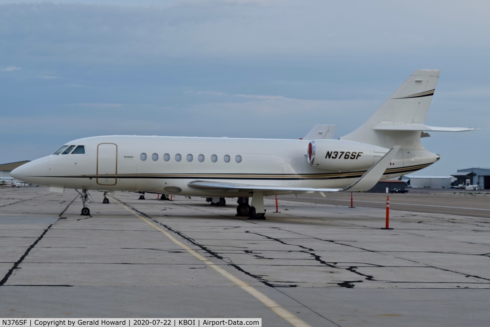 N376SF, Dassault Falcon 2000EX C/N 176, Parked on south GA ramp.