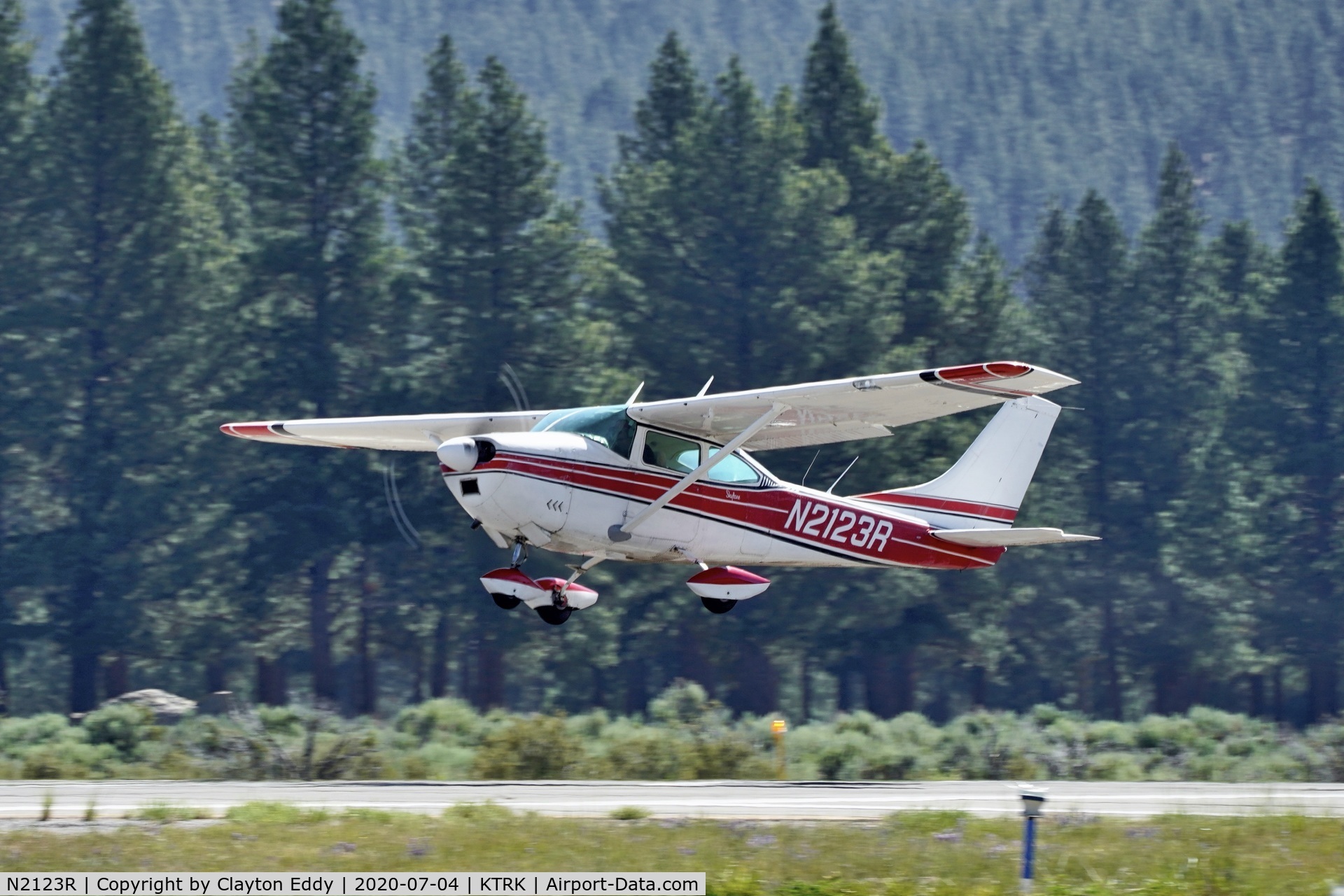 N2123R, 1964 Cessna 182G Skylane C/N 18255323, Truckee Airport Califorina 2020.