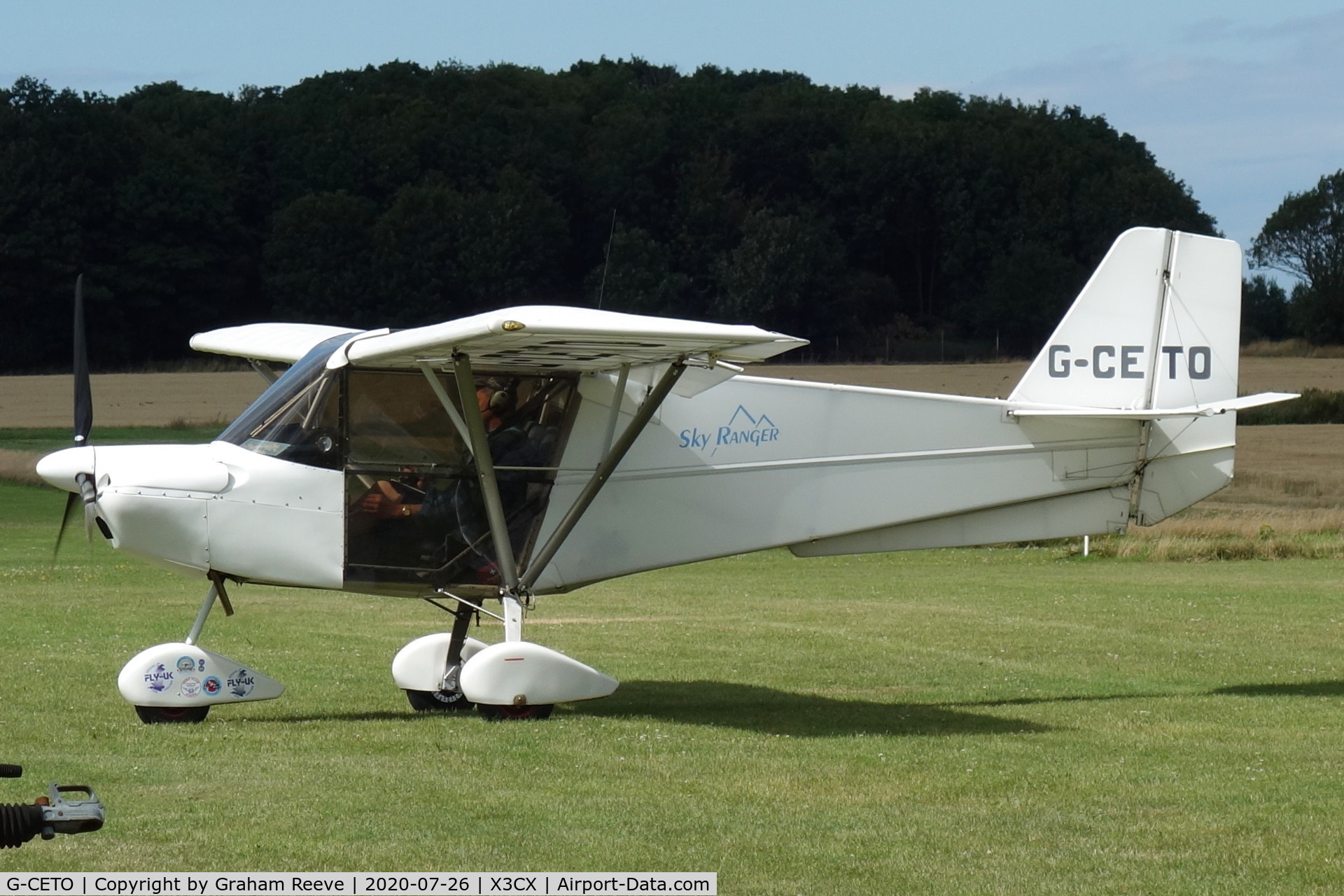 G-CETO, 2007 Skyranger Swift 912S(1) C/N BMAA/HB/541, Just landed at Northrepps.