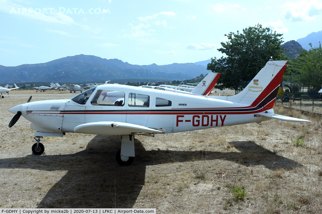 F-GDHY, Piper PA-28R-201T Cherokee Arrow III C/N 28R7803333, Parked