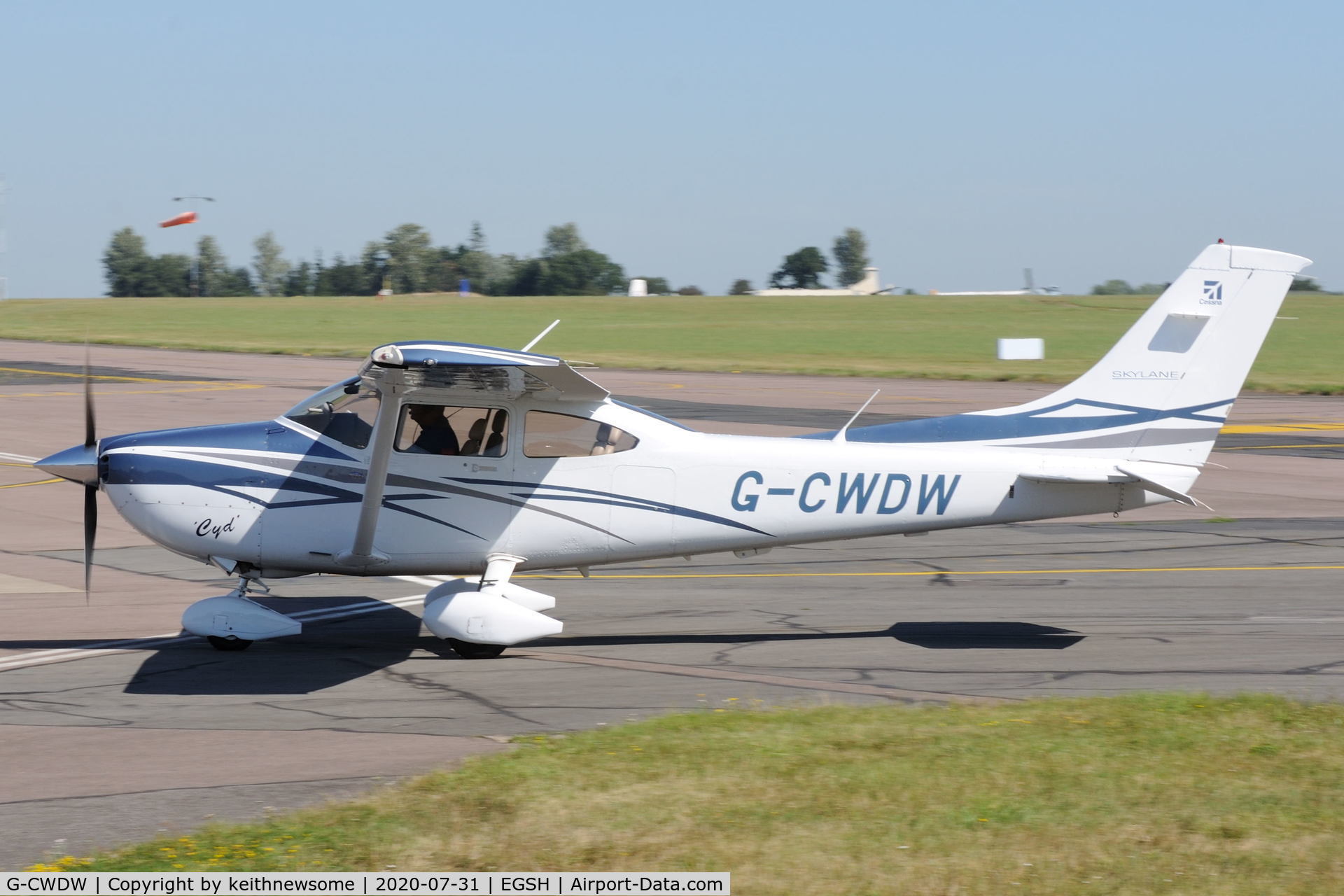 G-CWDW, 2007 Cessna 182T Skylane C/N 18281946, Arriving at Norwich from Cambridge.