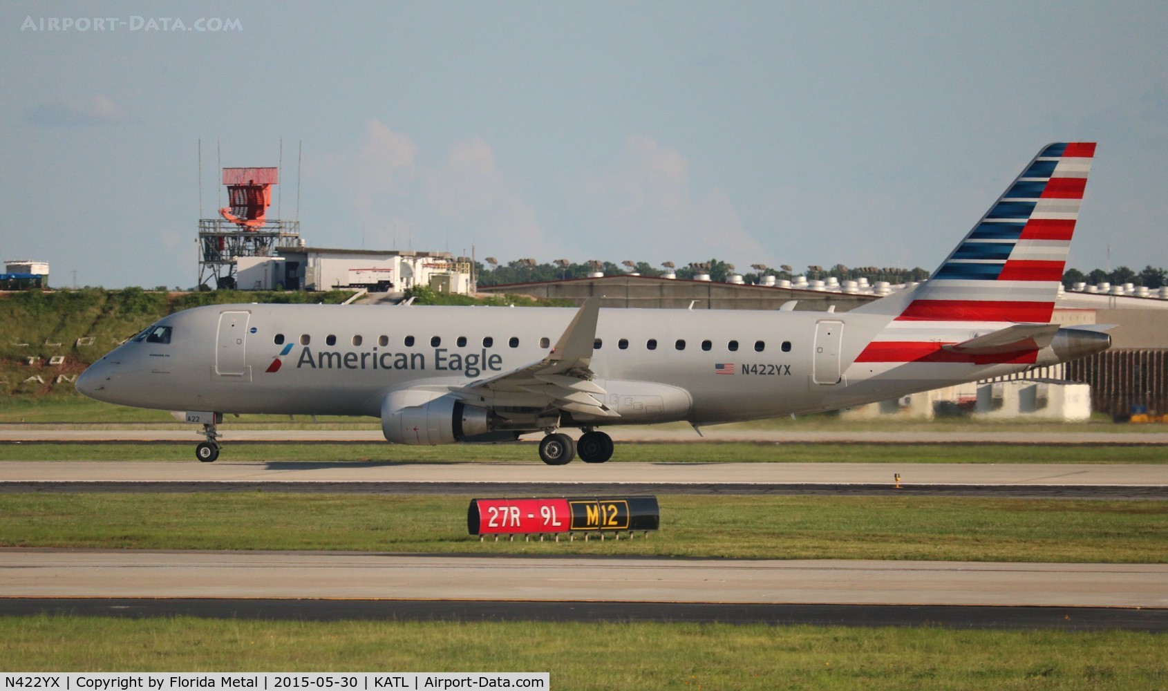 N422YX, 2014 Embraer 175LR (ERJ-170-200LR) C/N 17000387, ATL 2015