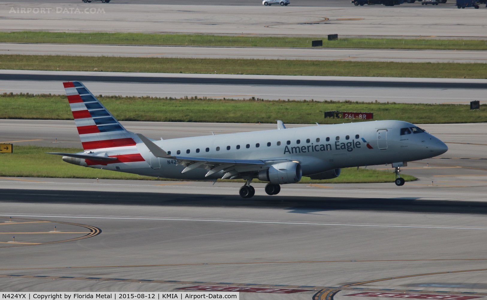 N424YX, 2014 Embraer 175LR (ERJ-170-200LR) C/N 17000393, MIA 2015