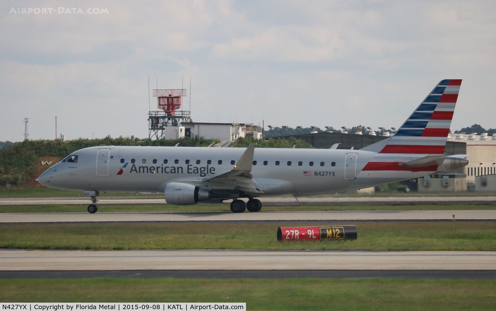 N427YX, 2014 Embraer 175LR (ERJ-170-200LR) C/N 17000402, ATL 2015