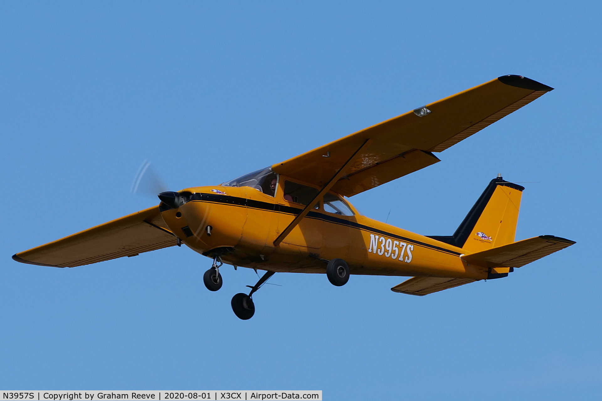 N3957S, 1964 Cessna 172E C/N 17251157, Departing from Northrepps.