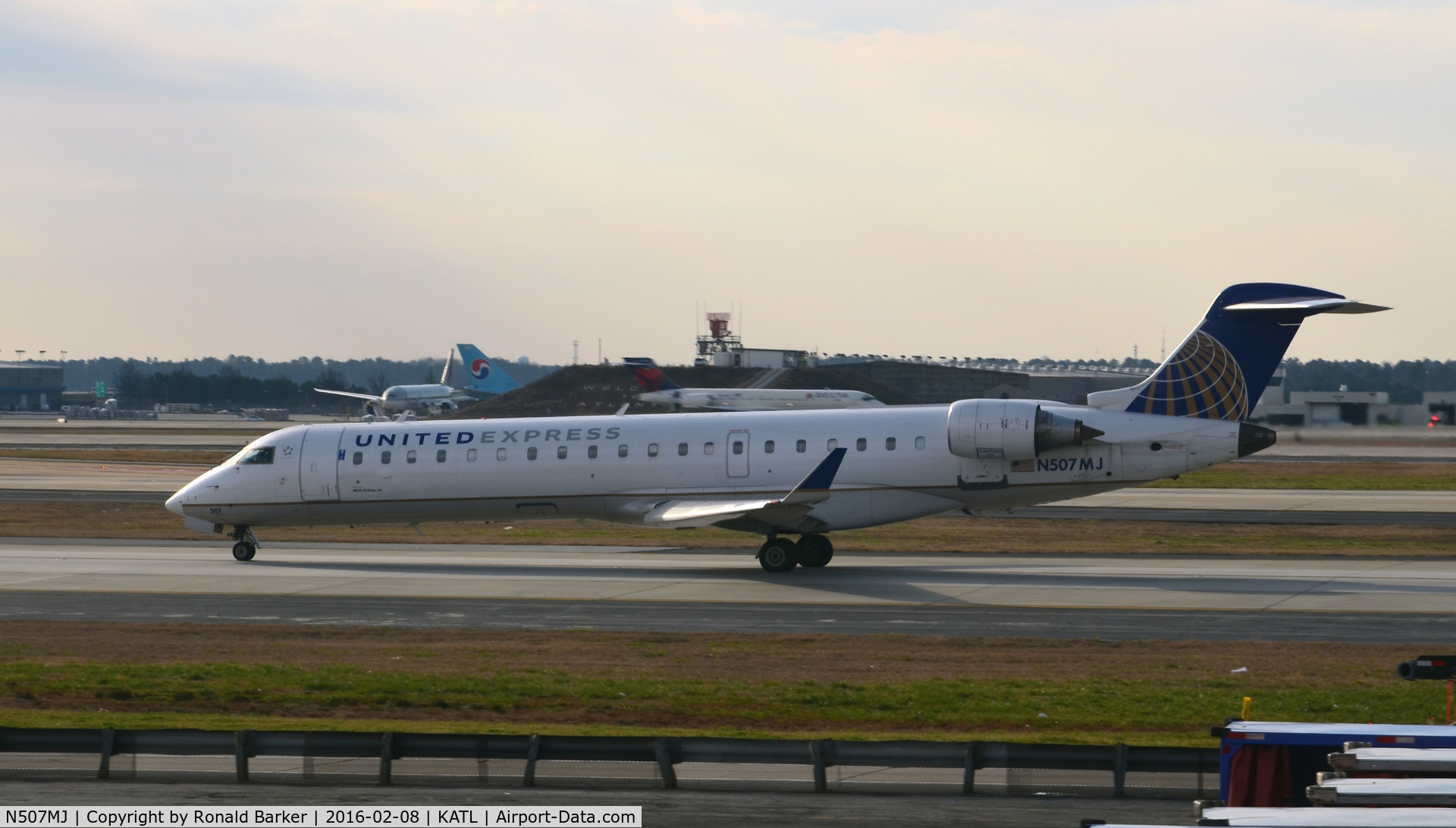 N507MJ, 2003 Bombardier CRJ-701 (CL-600-2C10) Regional Jet C/N 10017, Taxi Atlanta
