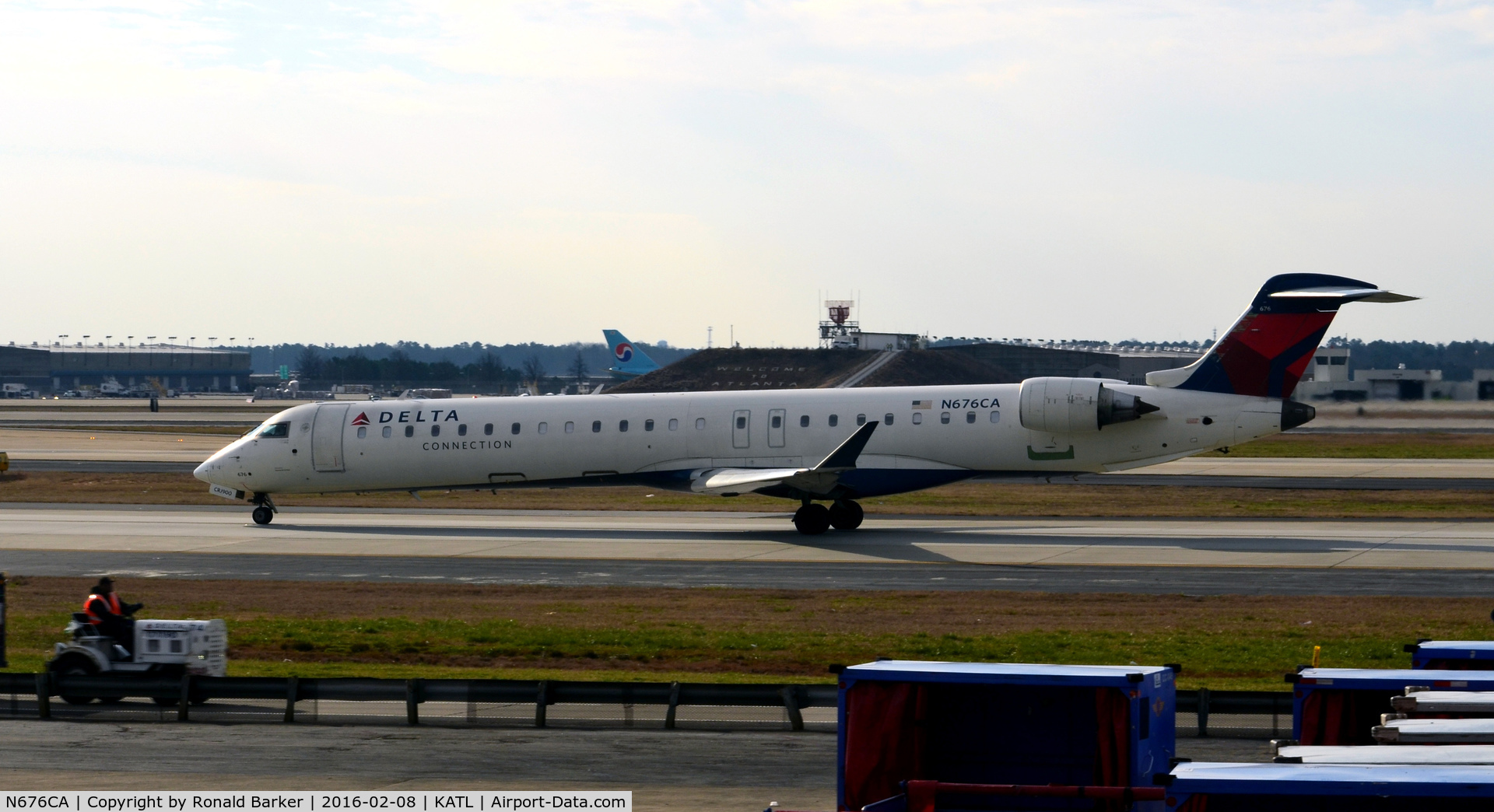 N676CA, 2007 Bombardier CRJ-900ER (CL-600-2D24) C/N 15127, Taxi Atlanta
