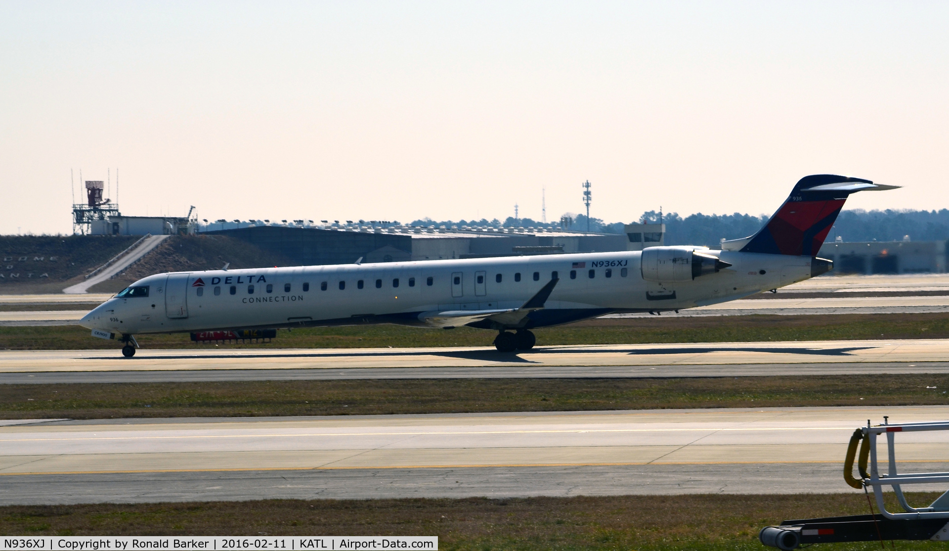 N936XJ, 2008 Bombardier CRJ-900ER (CL-600-2D24) C/N 15201, Taxi Atlanta