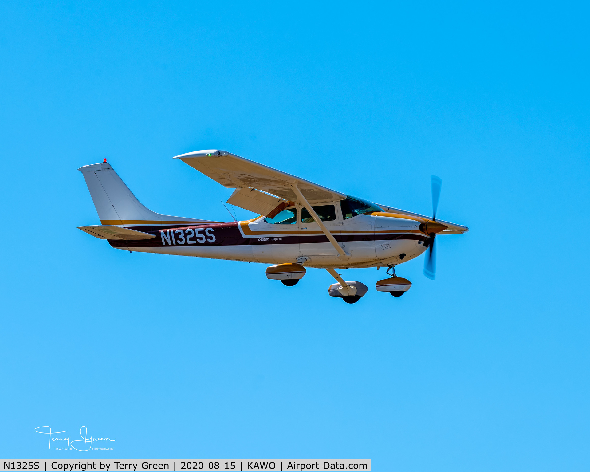N1325S, 1976 Cessna 182P Skylane C/N 18264889, KAWO