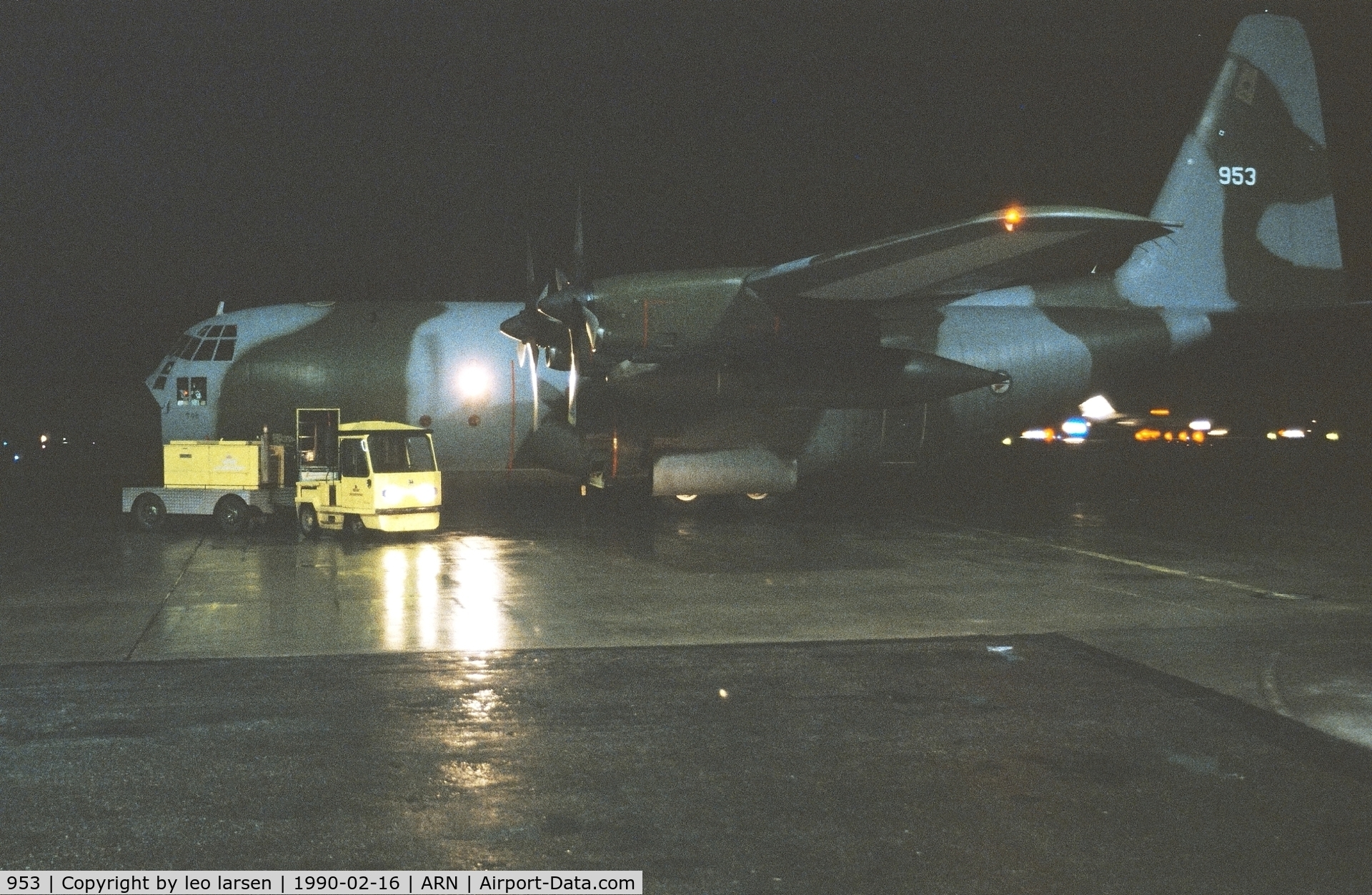 953, 1968 Lockheed C-130H Hercules C/N 382-4335, Arlanda 16.2.1990