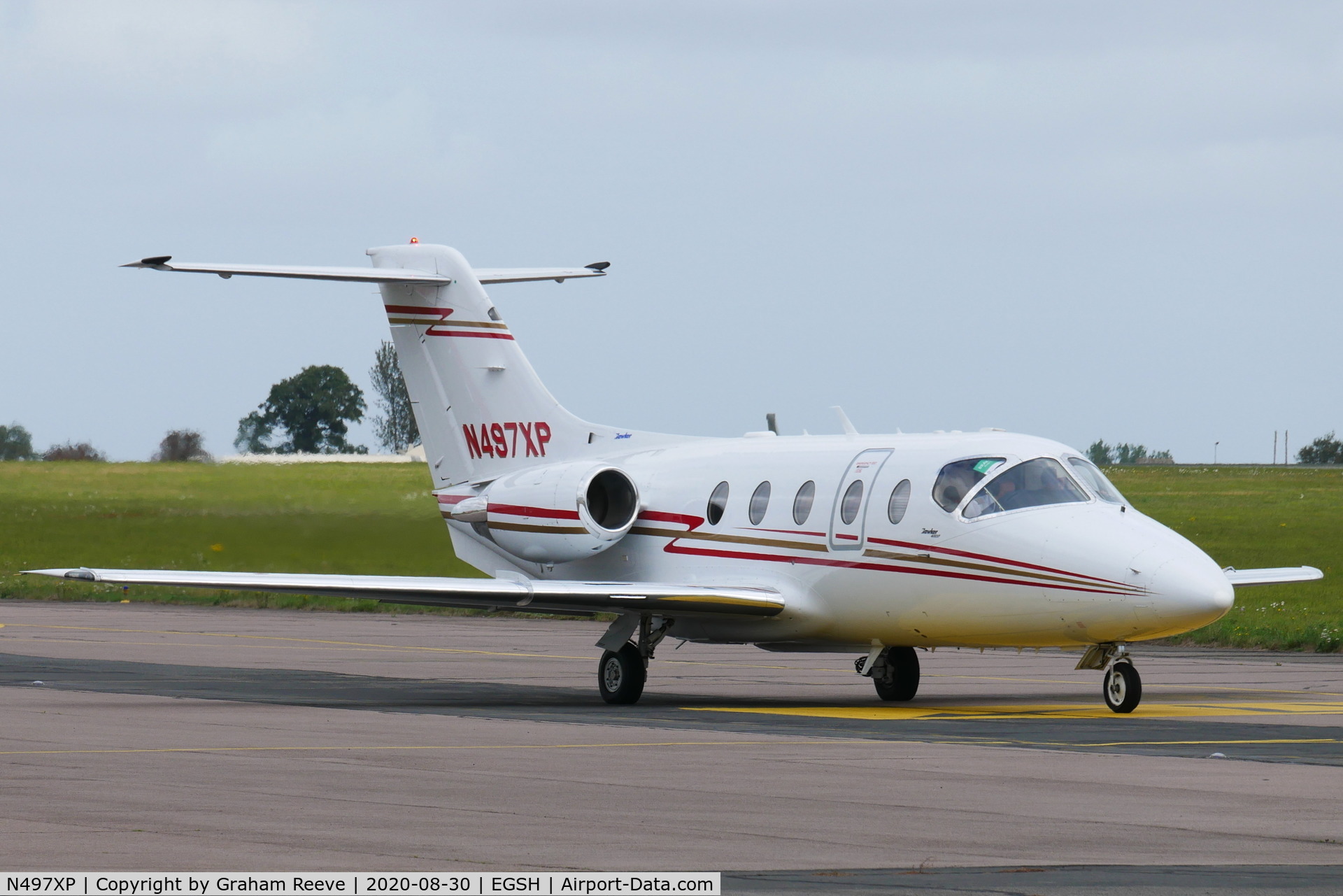 N497XP, 2006 Raytheon 400A BeechJet C/N RK-497, Departing from Norwich.