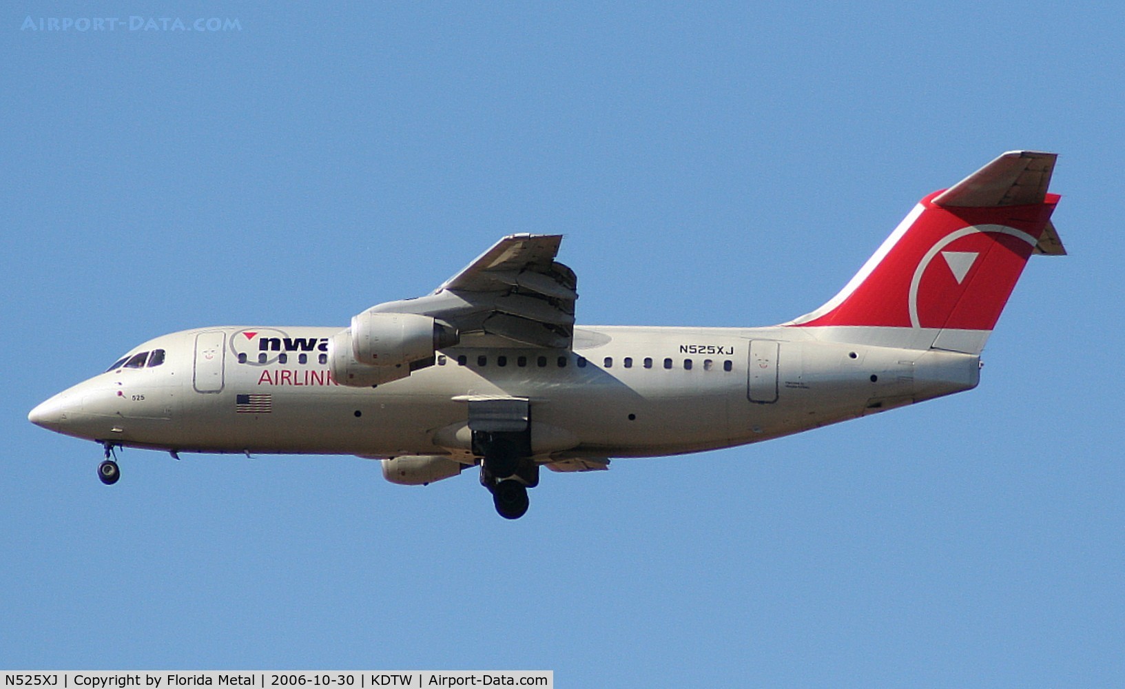 N525XJ, 1999 British Aerospace Avro 146-RJ85A C/N E2350, DTW 2006