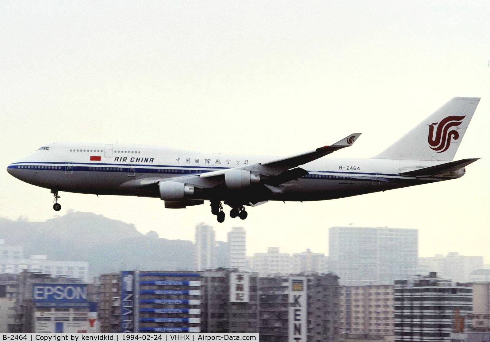 B-2464, 1992 Boeing 747-4J6 C/N 25879, At Hong Kong Airport (Kai Tak) on a George Pick Aviation Tour.