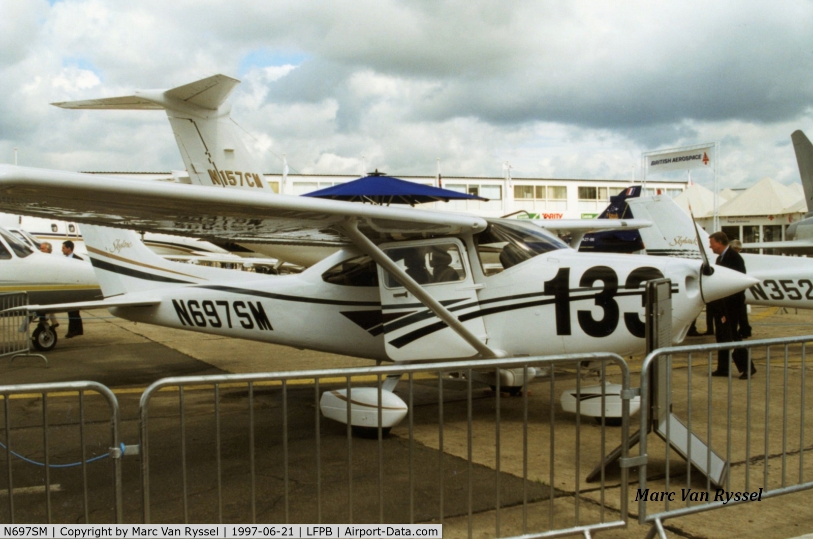 N697SM, Cessna 182S Skylane C/N 18280008, Paris Air Show 1997.
