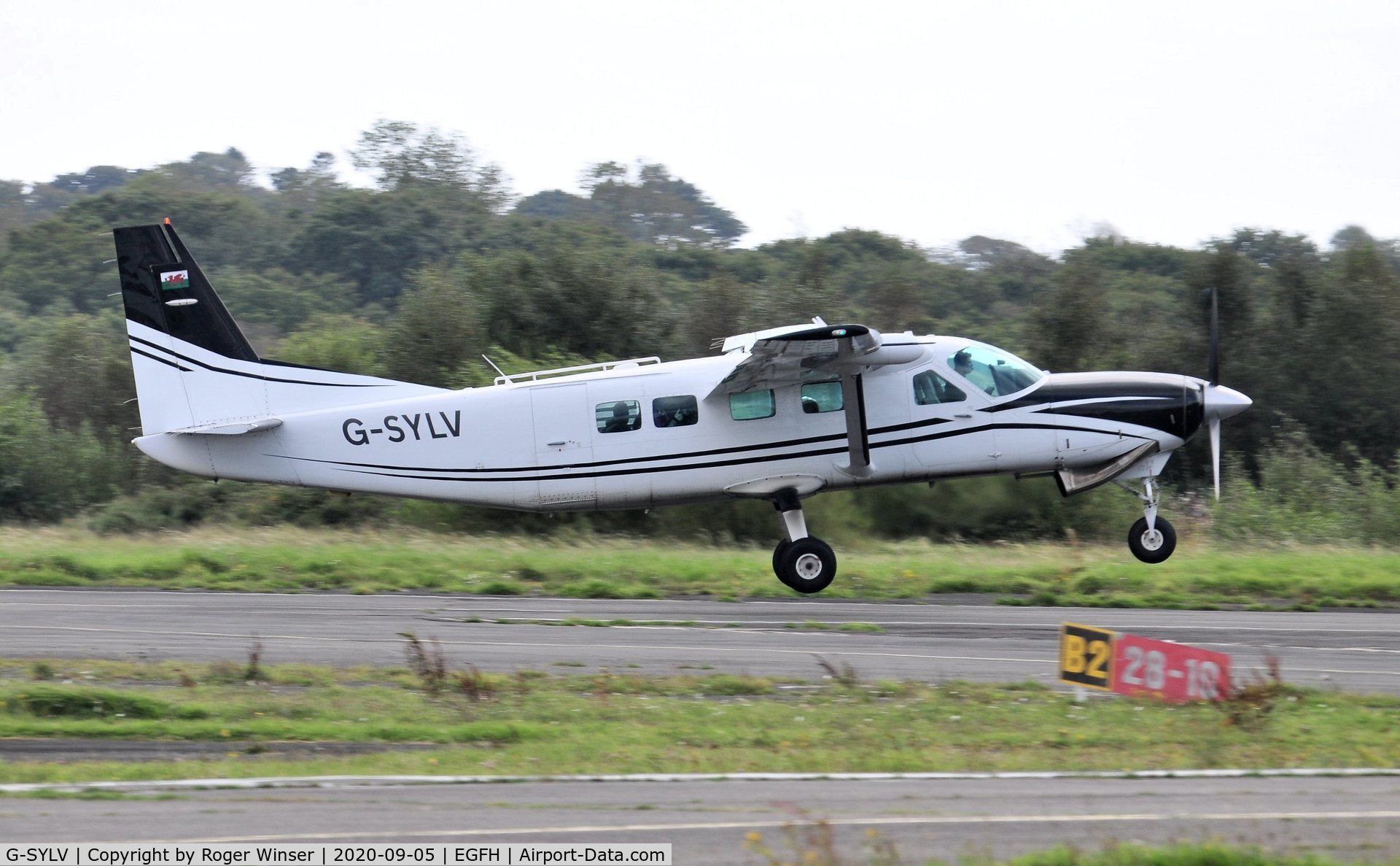 G-SYLV, 2002 Cessna 208B  Grand Caravan C/N 208B0936, Resident Grand Caravan departing Runway 28.
