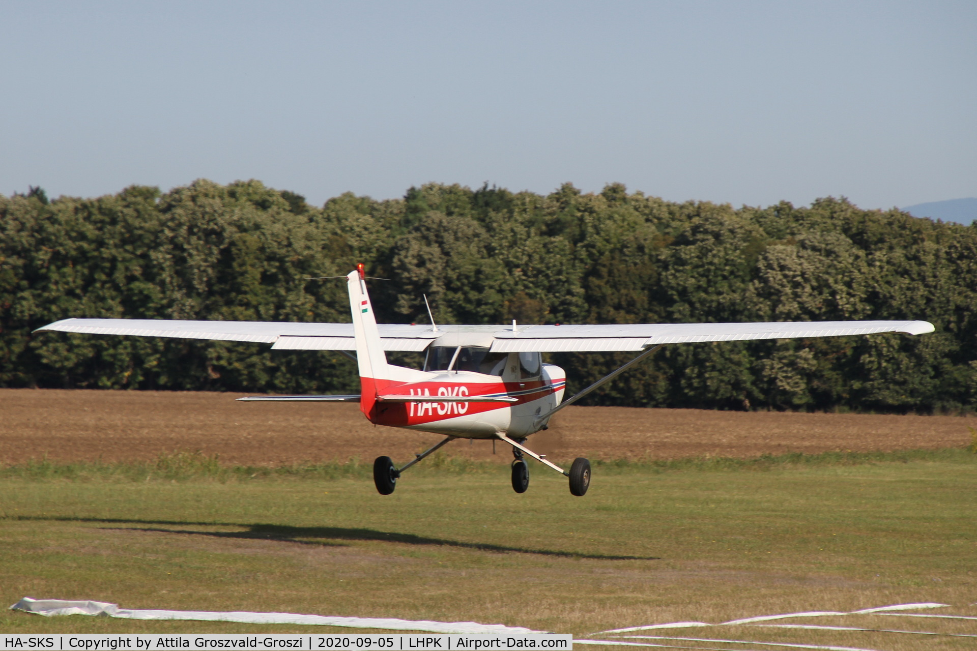 HA-SKS, 1984 Cessna 152 C/N 15285904, LHPK - Papkutapuszta Airfield, Hungary