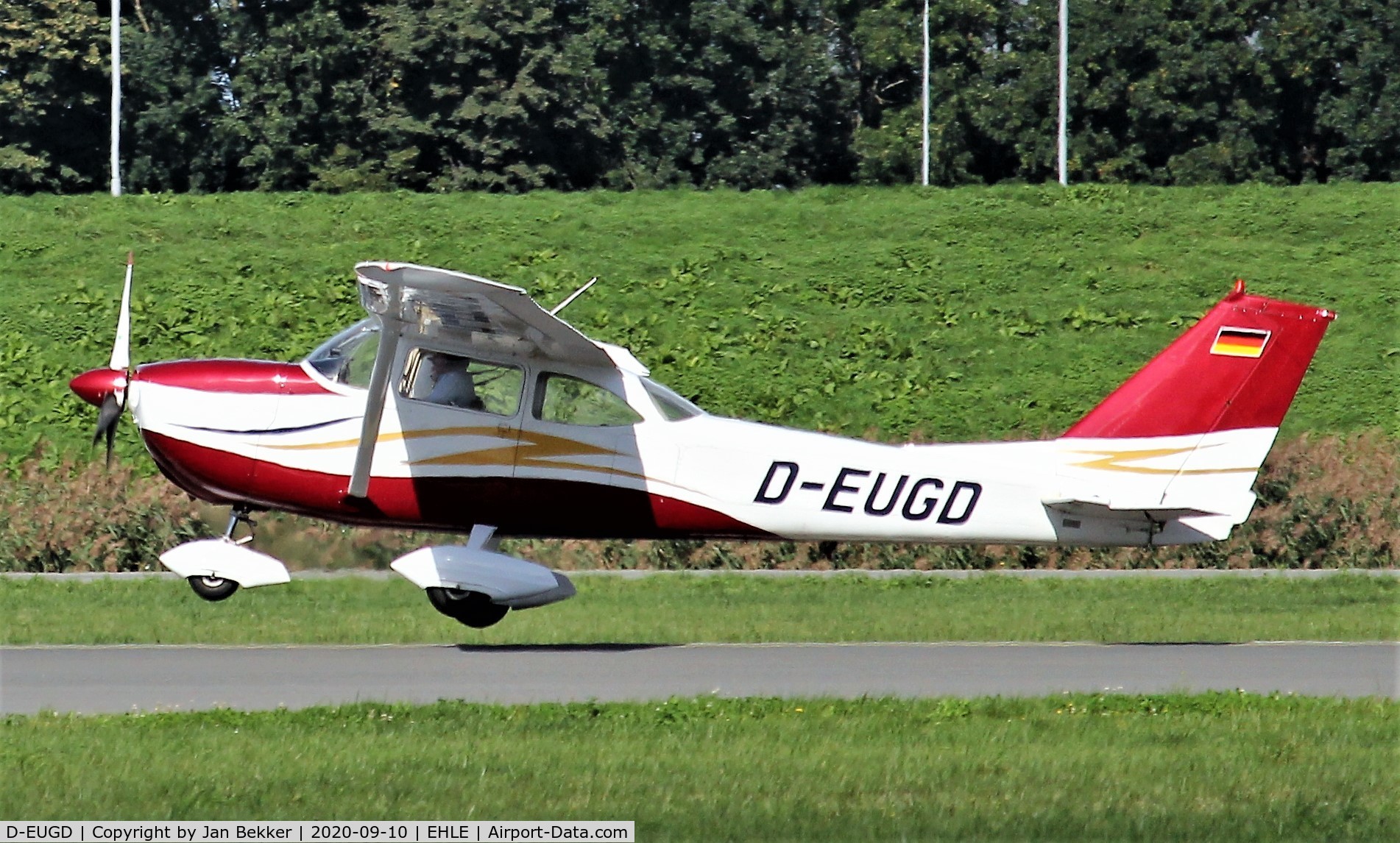 D-EUGD, 1966 Cessna 172H Skyhawk C/N 17254949, Lelystad Airport