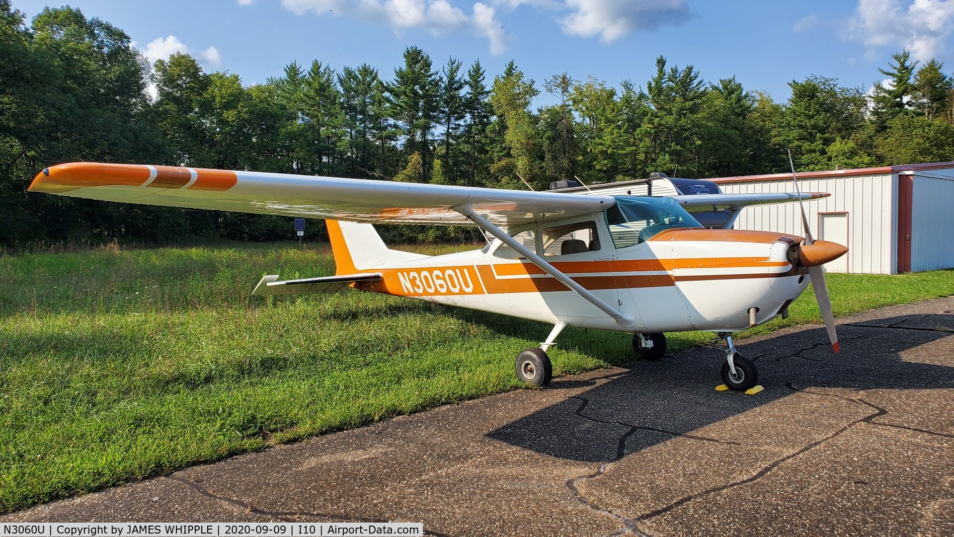 N3060U, 1963 Cessna 172E C/N 17250660, parked on the ramp at noble county ohio (i10)