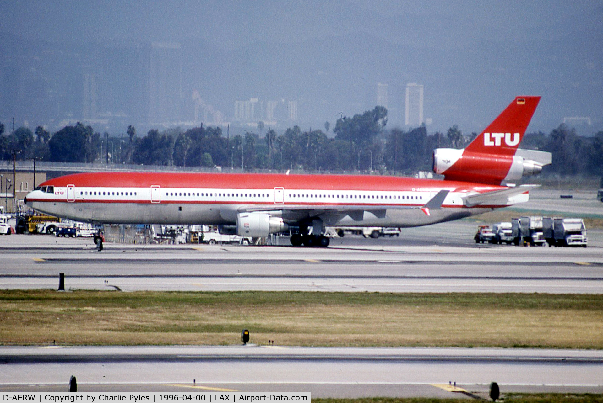 D-AERW, 1992 McDonnell Douglas MD-11 C/N 48485, To N652FE 'Elise'