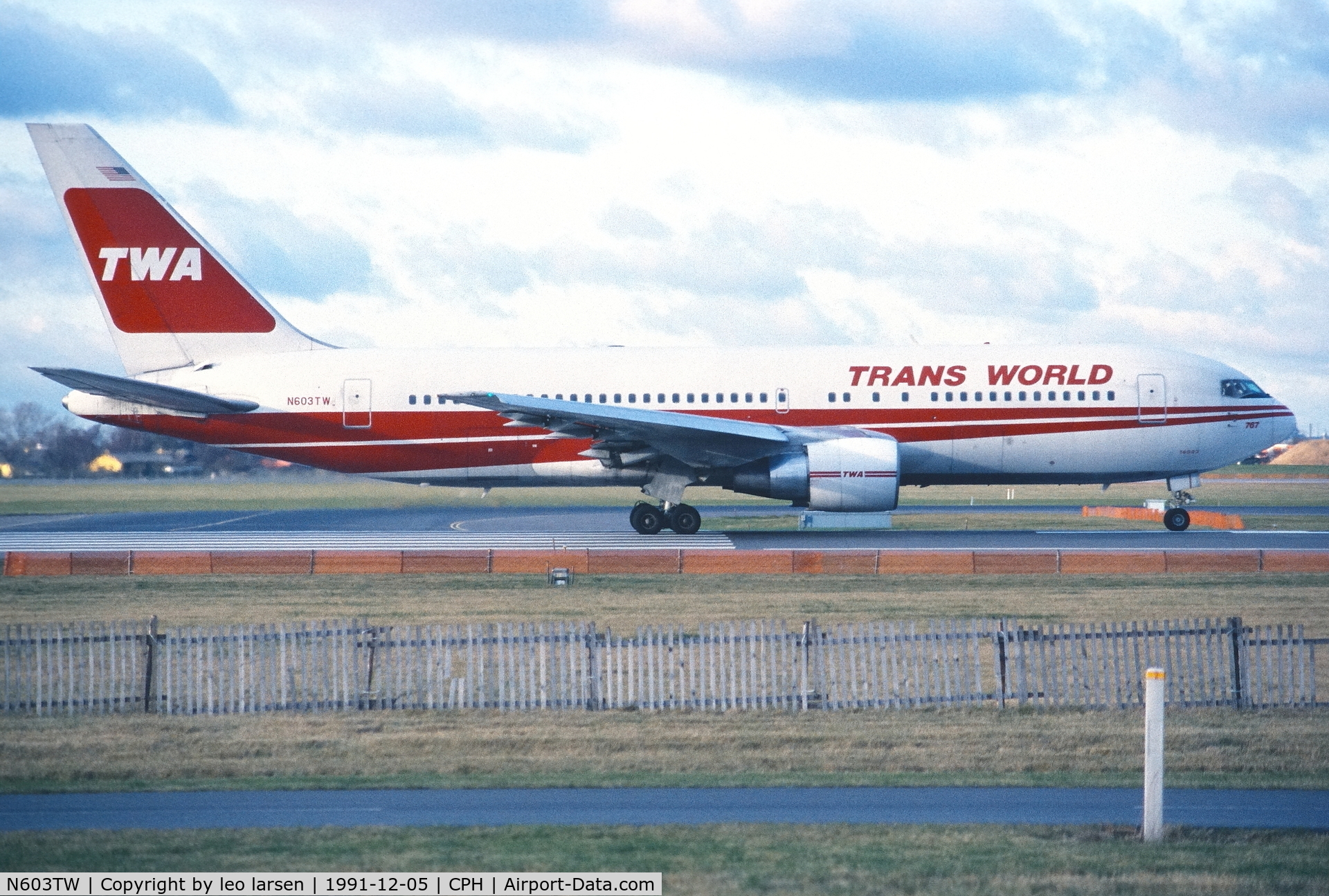 N603TW, 1982 Boeing 767-231 C/N 22566, Copenhagen 5.12.1991