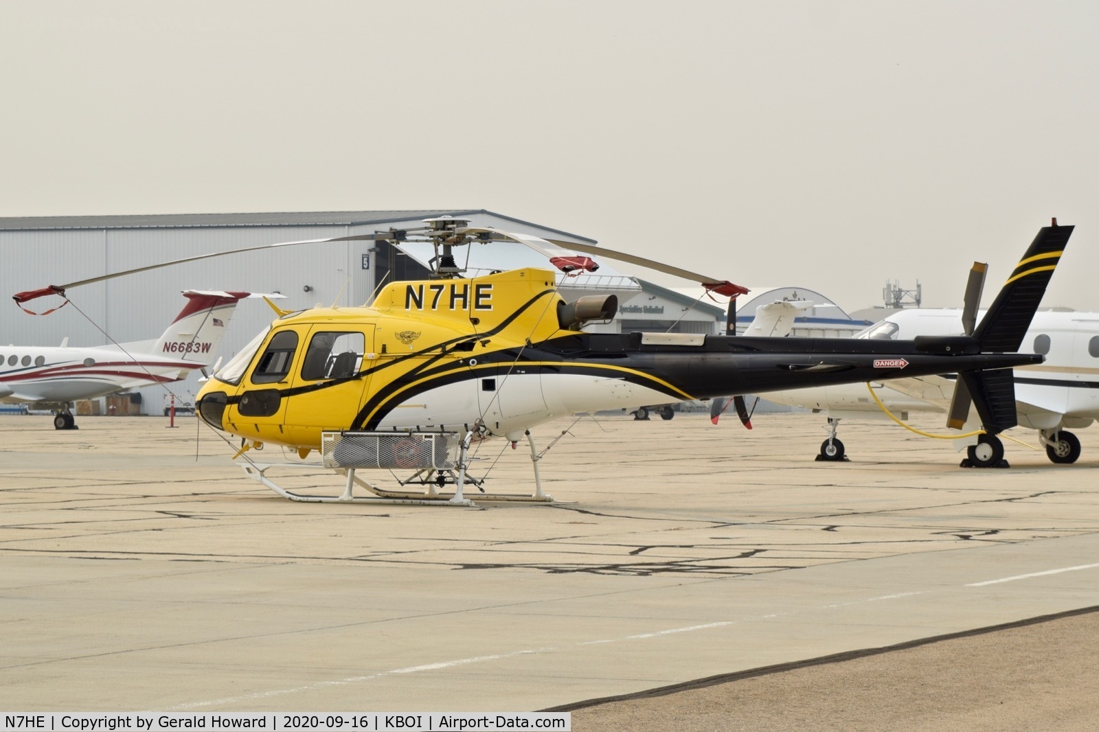 N7HE, 2000 Eurocopter AS-350B-3 Ecureuil Ecureuil C/N 3269, Parked on south GA ramp.