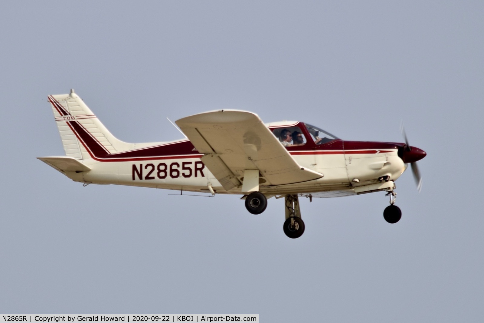 N2865R, 1969 Piper PA-28R-200 C/N 28R-35308, Landing 10L.