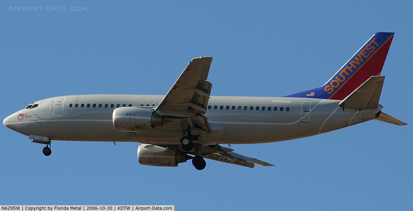 N629SW, 1996 Boeing 737-3H4 C/N 27704, DTW 2006